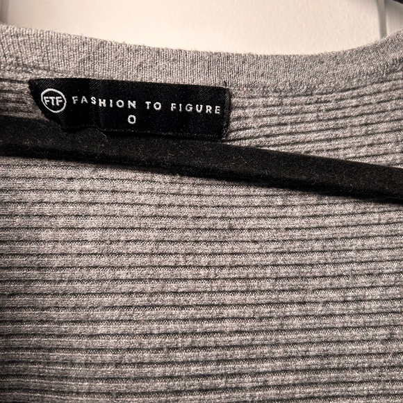 Fashion To Figure Sweater Dress. SZ 0 (12/14US) - Picture 2 of 4